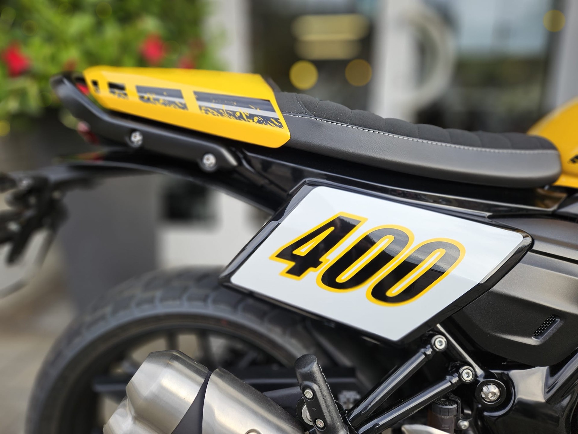 TRIUMPH Tracker 400-image-9