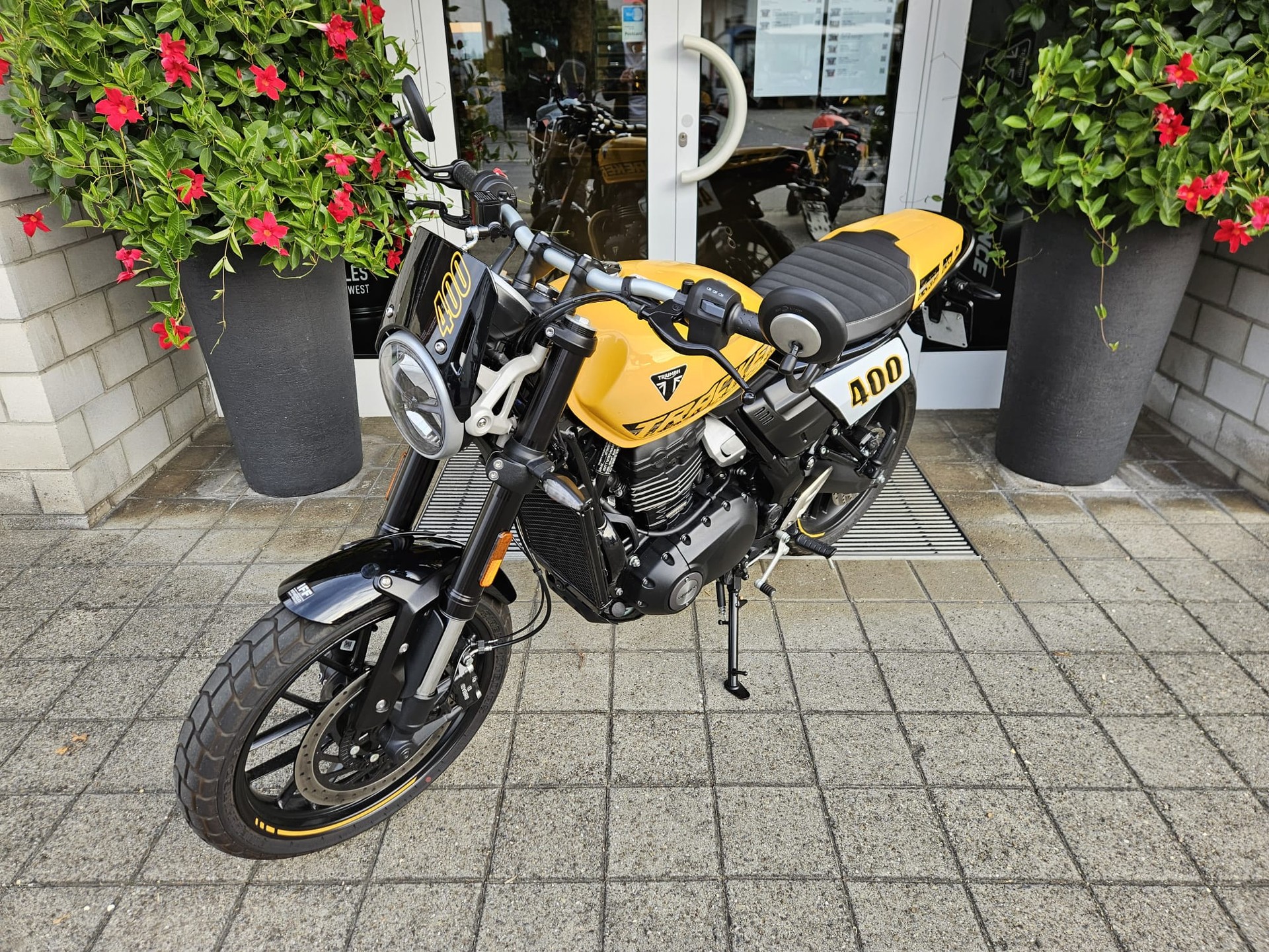 TRIUMPH Tracker 400-image-2