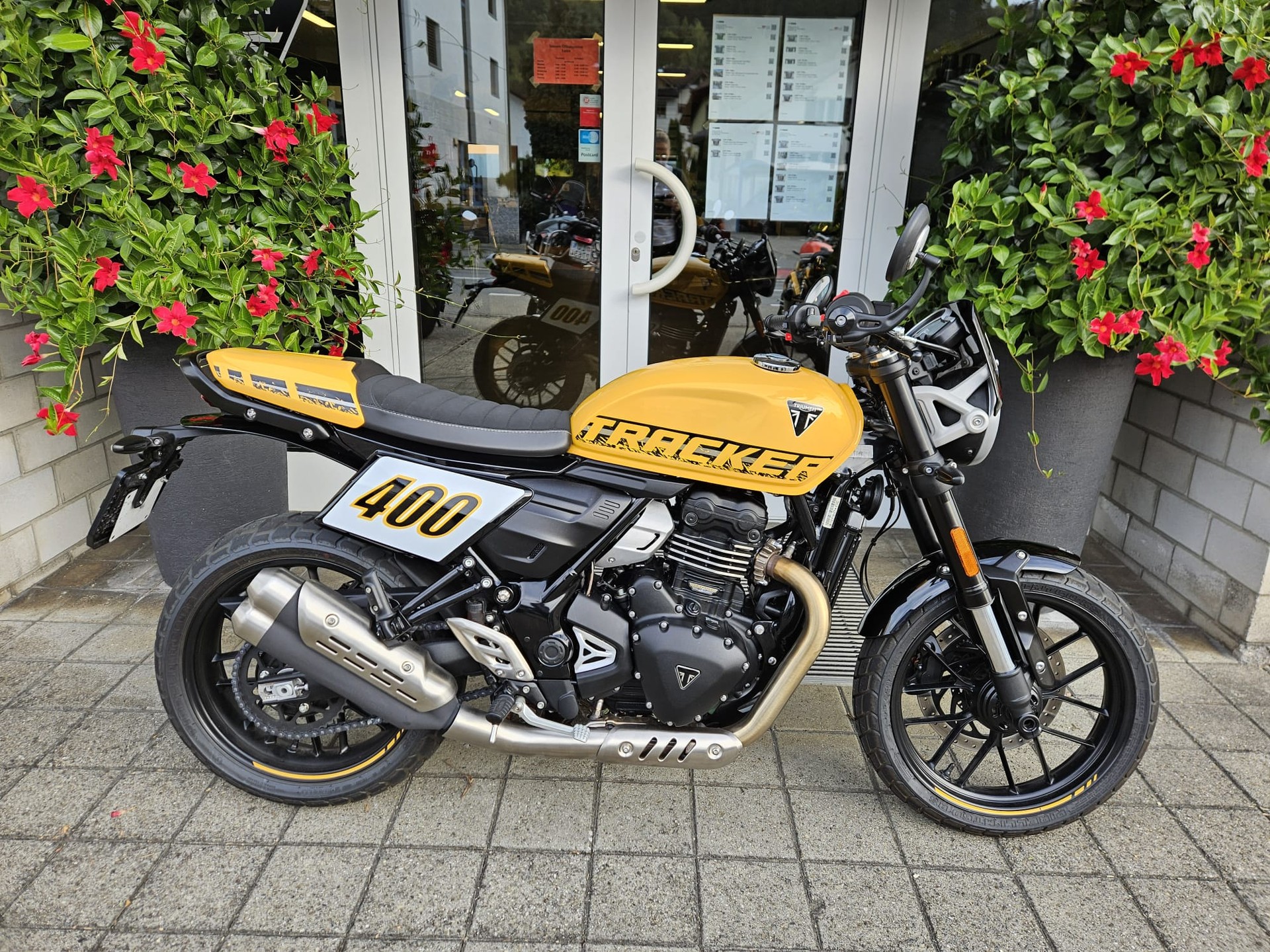 TRIUMPH Tracker 400-image-1