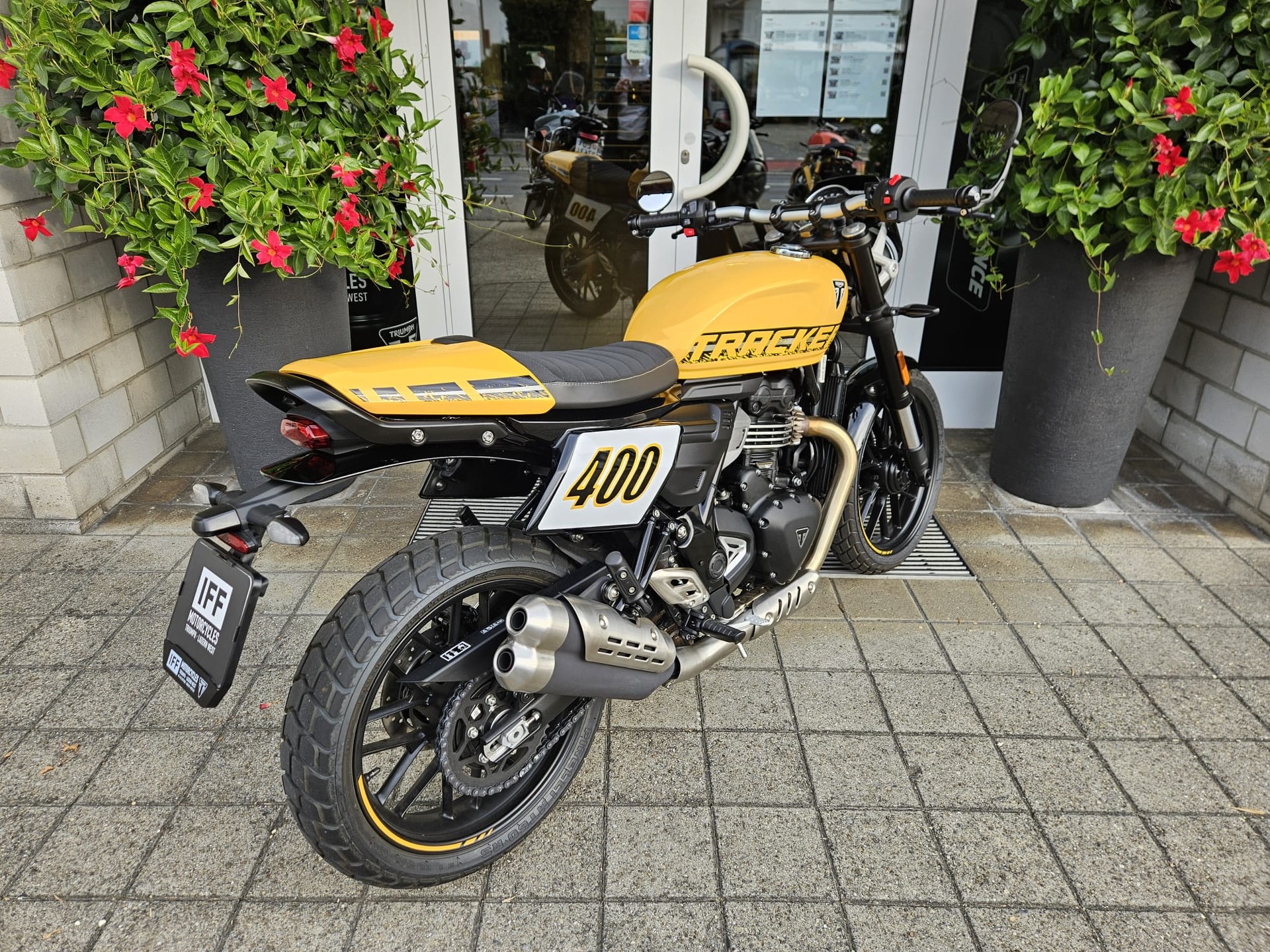 TRIUMPH Tracker 400-image-4