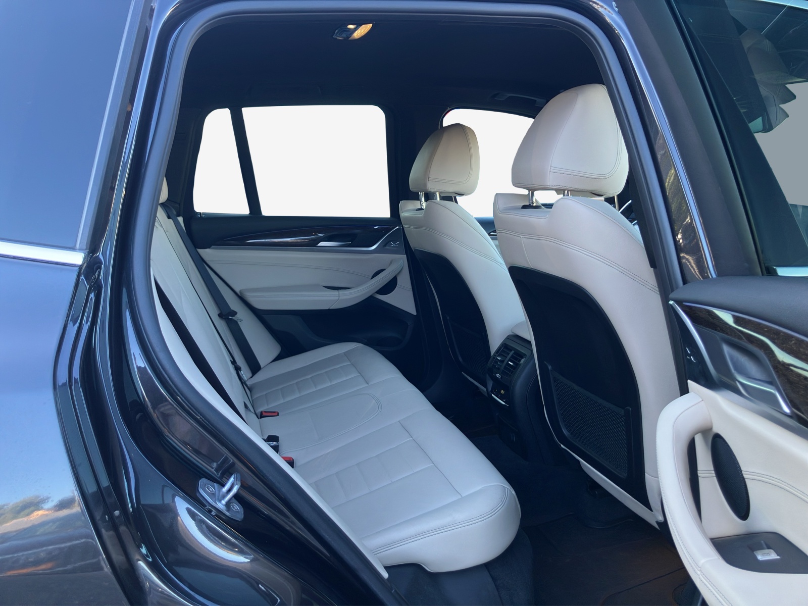 BMW X3 xDrive 20d Individual M Sport Steptronic-image-13