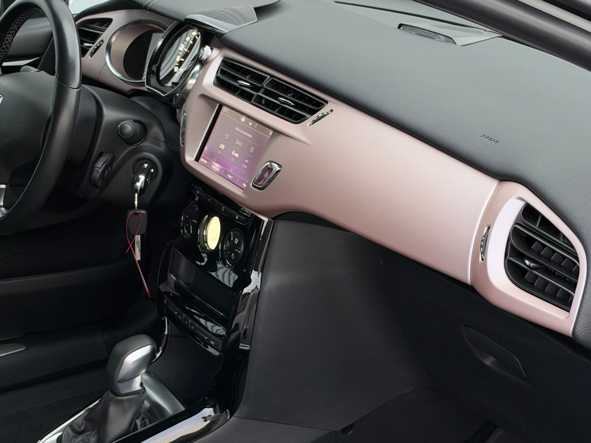 DS AUTOMOBILES DS 3 1.2 PureTech Faubourg Addict EAT GIVENCHY-image-10