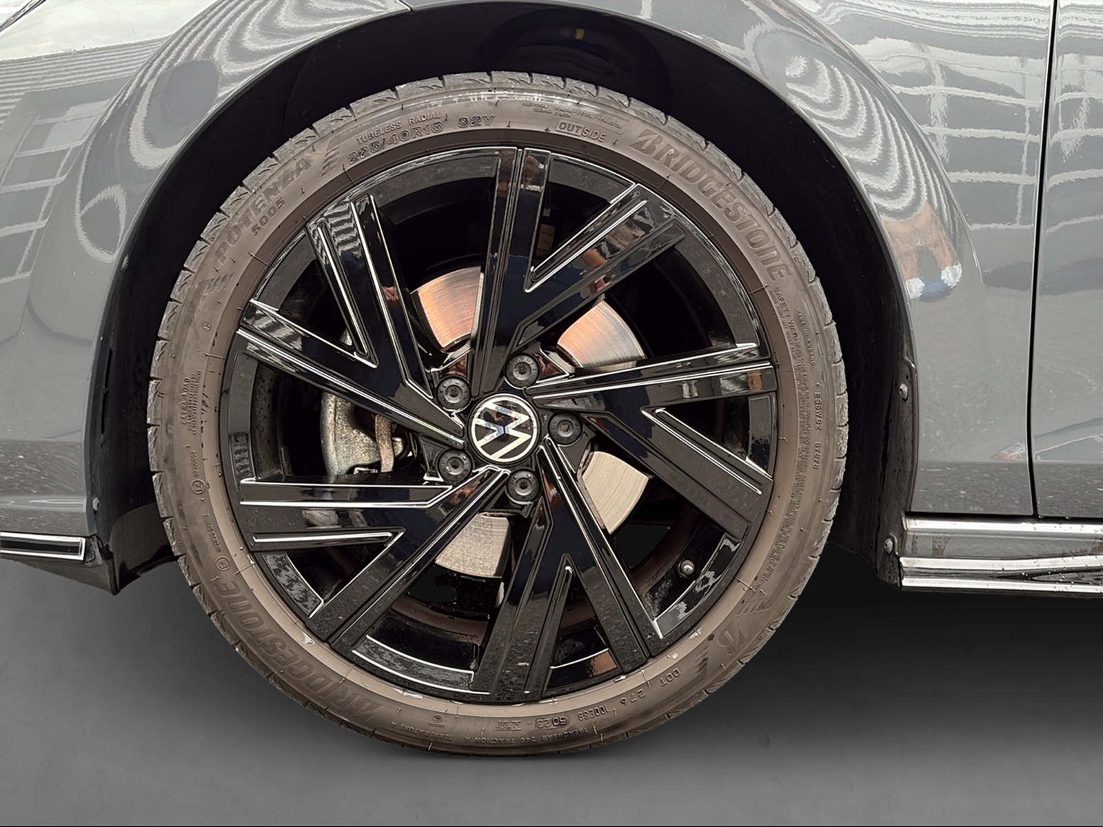 VW Golf VIII 2.0 TSI R-Line DSG 4motion-showroom-element-3