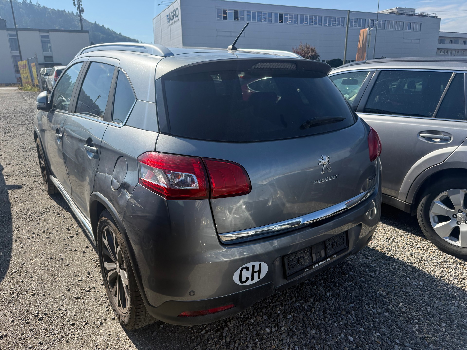 PEUGEOT 4008 1.6 HDi Allure 4WD-image-3