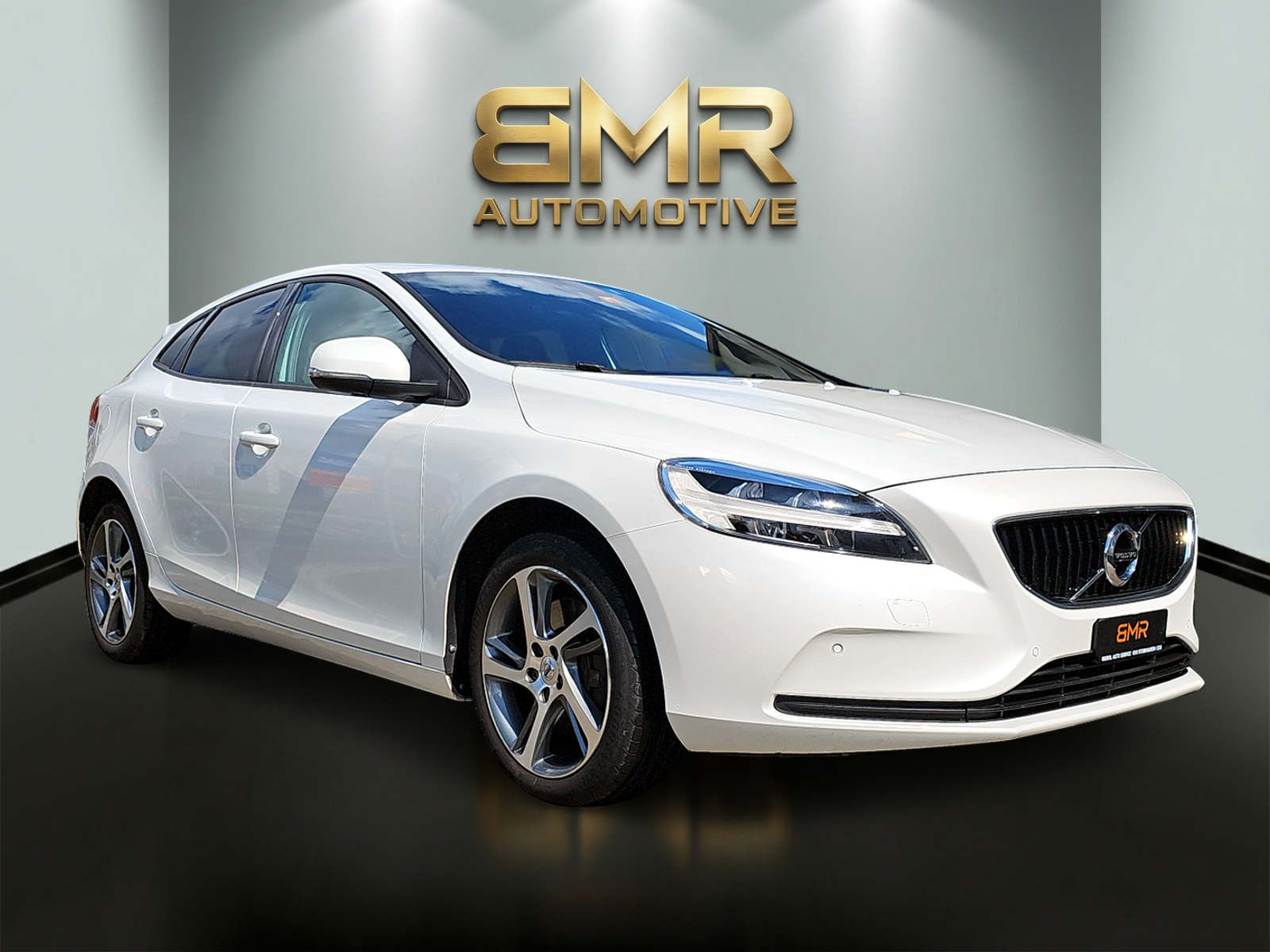 VOLVO V40 D3 Momentum-showroom-element-2