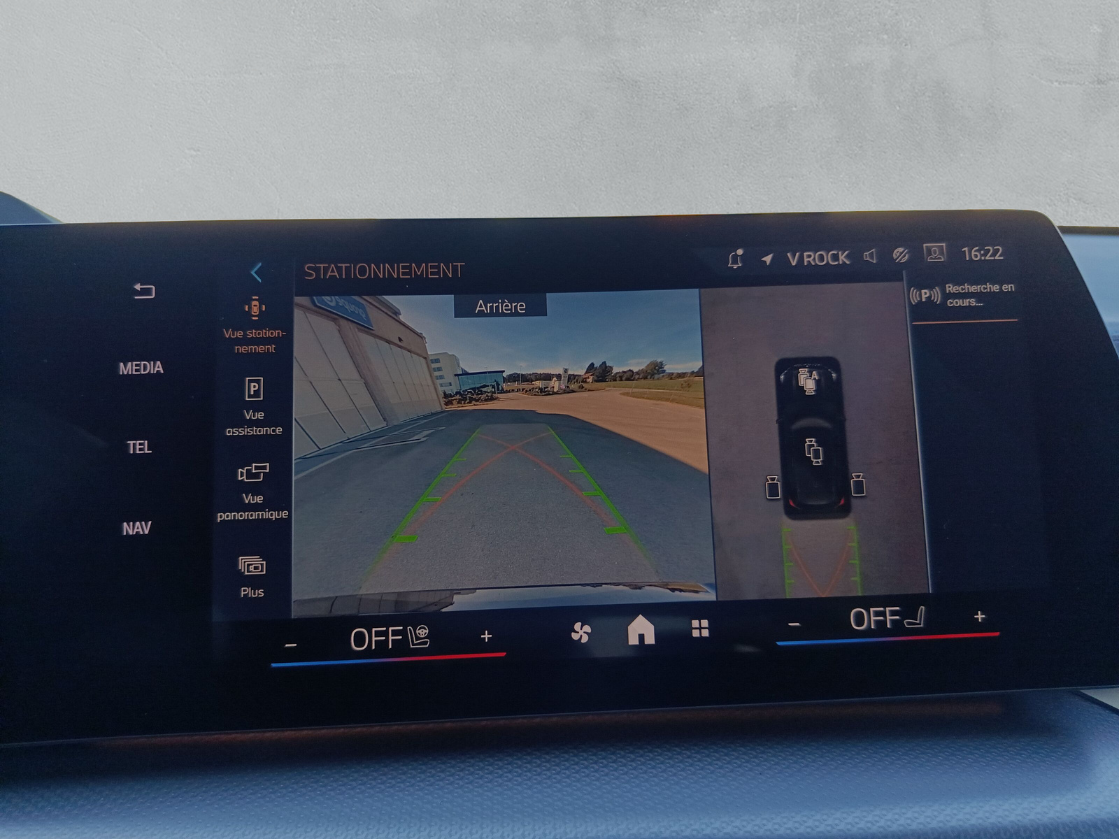 BMW iX1 eDrive 20 Edition M Sport-image-11