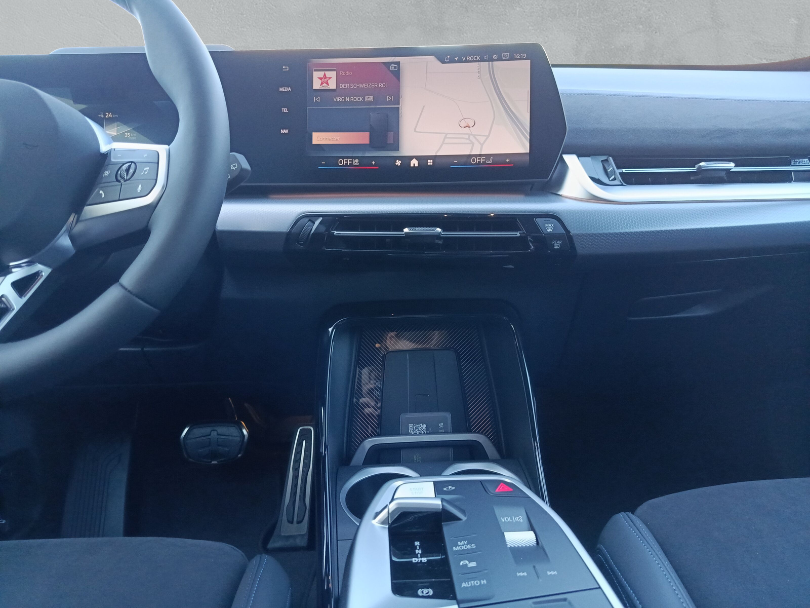 BMW iX1 eDrive 20 Edition M Sport-image-9