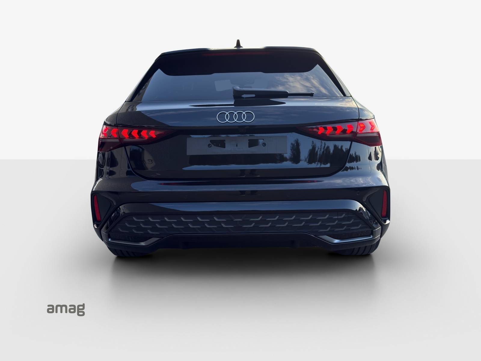 AUDI A3 Sportback TFSI 110 kW S line Attraction S tronic-showroom-element-3