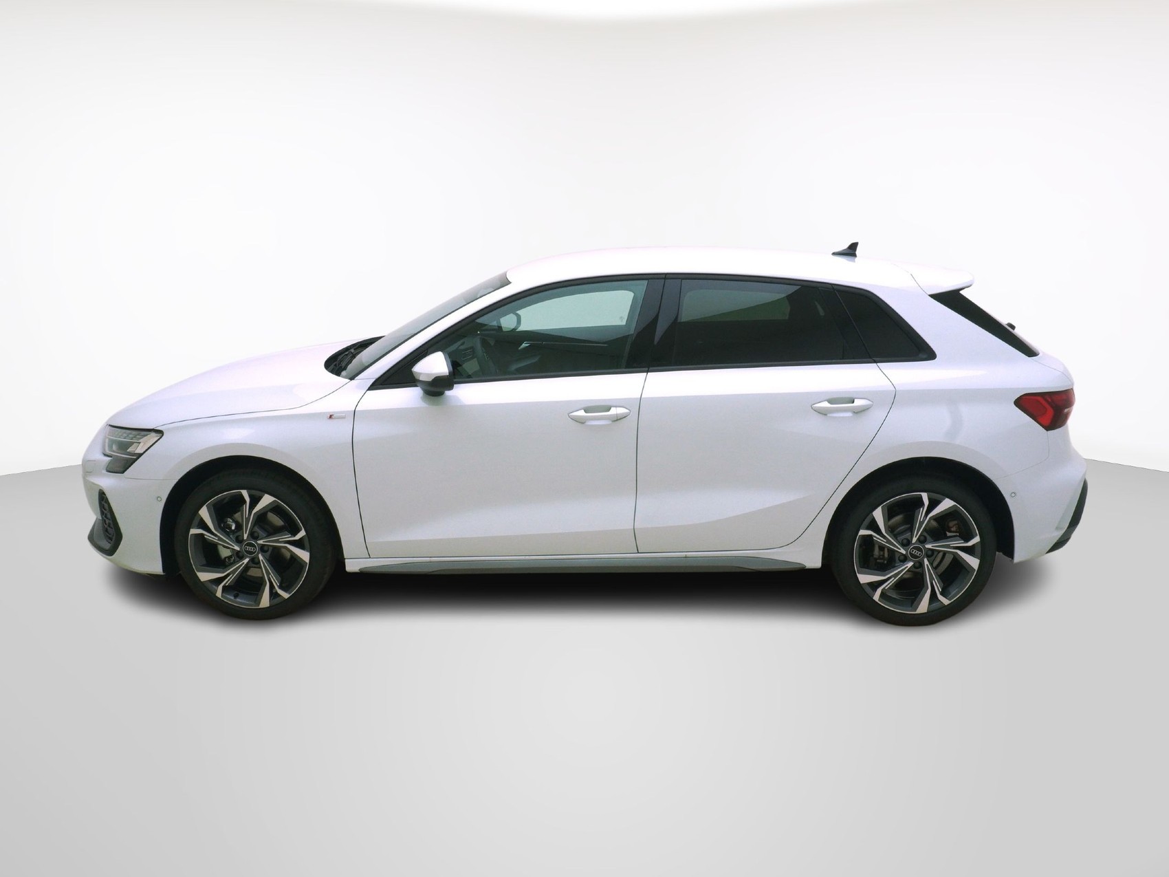 AUDI A3 Sportback 1.5 35 TFSI S line S-Tronic-showroom-element-1