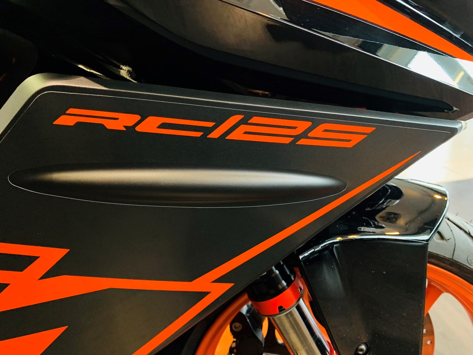 KTM RC 125 ABS-image-4
