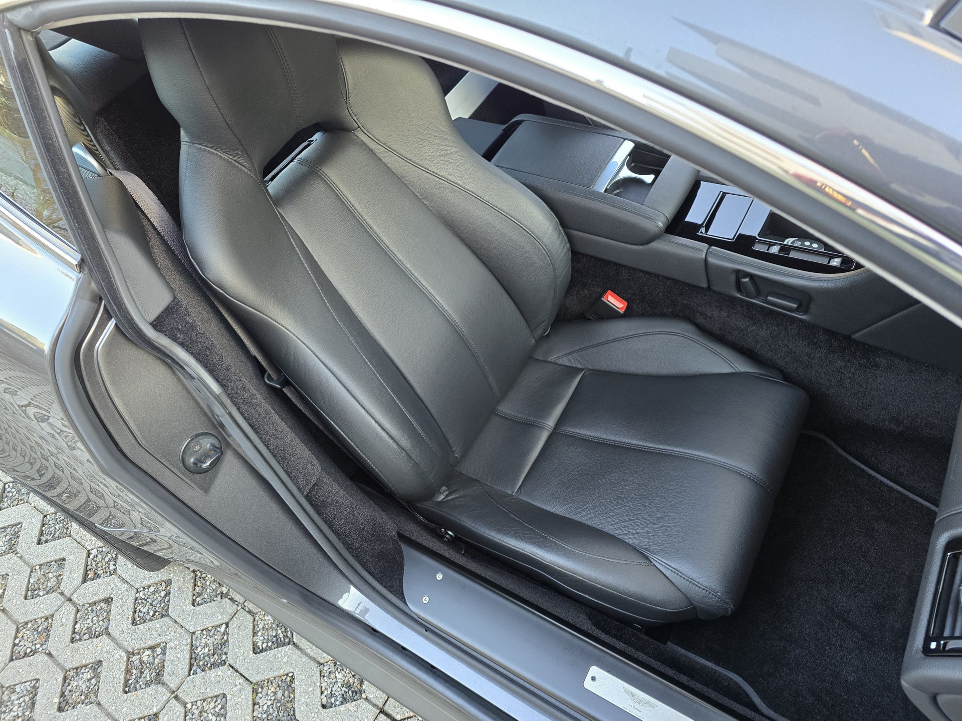 ASTON MARTIN V8 Vantage 4.7 Sportshift-image-20