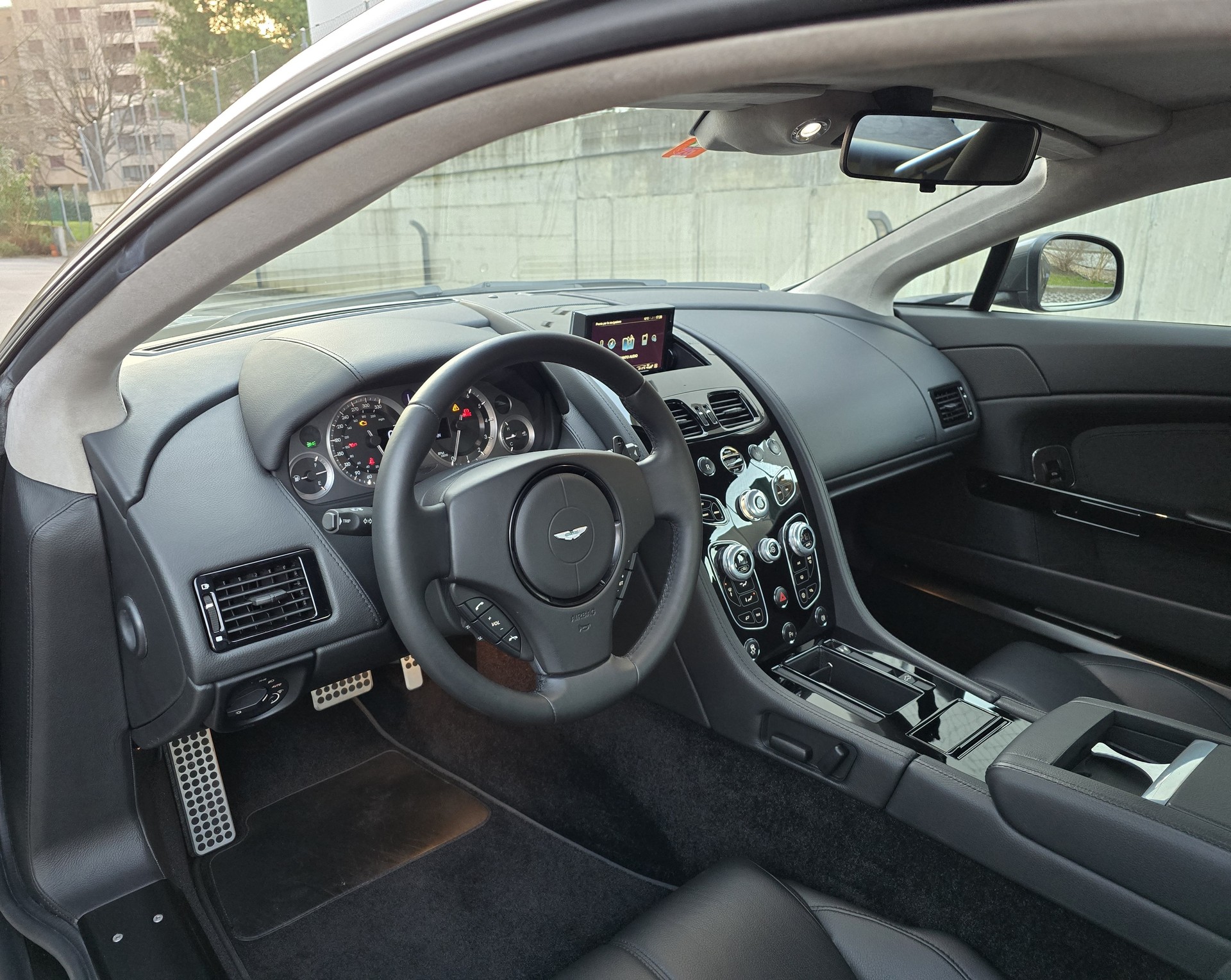 ASTON MARTIN V8 Vantage 4.7 Sportshift-image-17