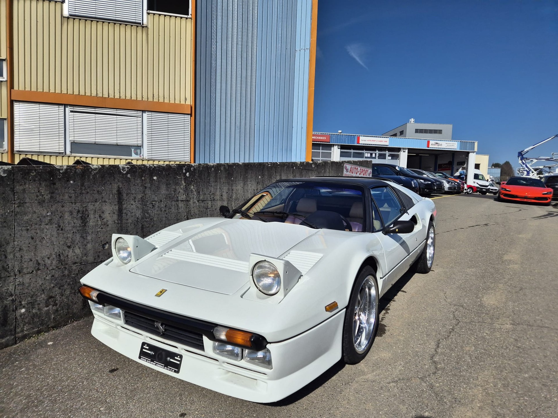 FERRARI 308 GTS Quattrovalvole (Targa)-showroom-element-1