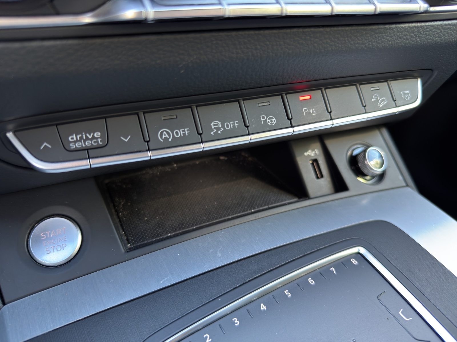 AUDI Q5 40 TDI sport quattro S-tronic-image-25