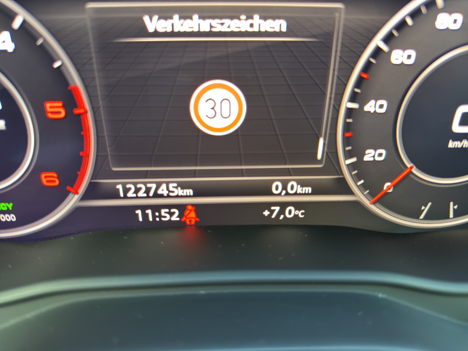 AUDI Q5 40 TDI sport quattro S-tronic-image-17