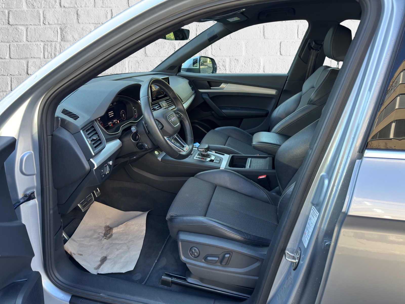 AUDI Q5 40 TDI sport quattro S-tronic-image-8