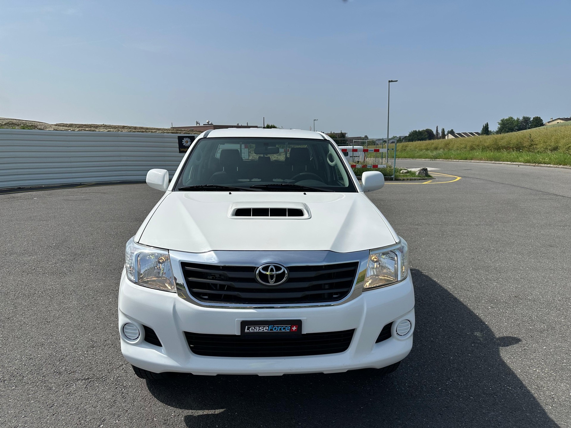 TOYOTA Hilux 2.5D 4WD Double Cab Luna-image-21