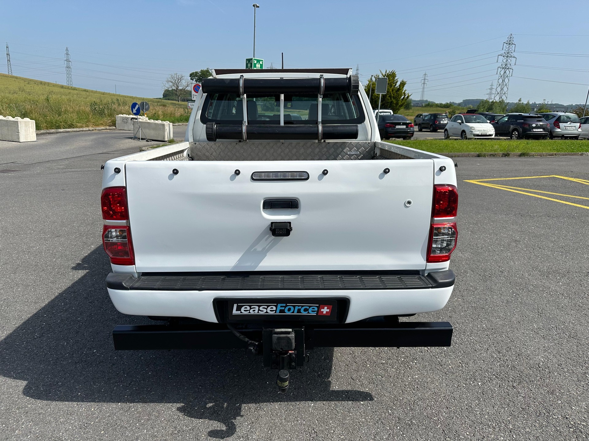 TOYOTA Hilux 2.5D 4WD Double Cab Luna-image-4