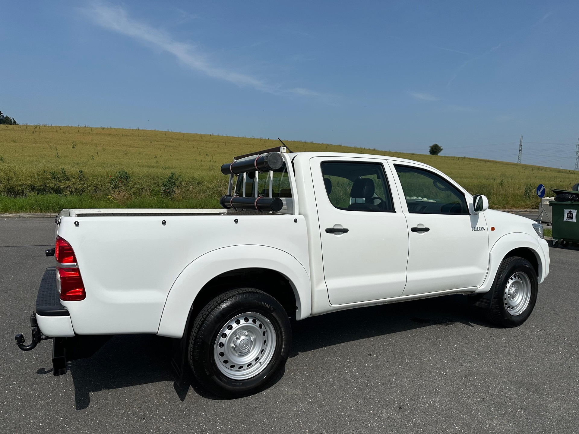 TOYOTA Hilux 2.5D 4WD Double Cab Luna-image-9