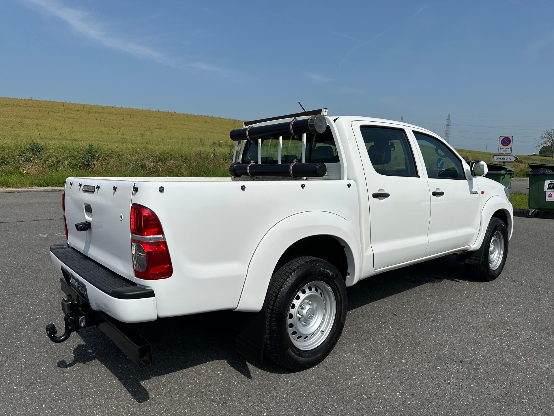 TOYOTA Hilux 2.5D 4WD Double Cab Luna-image-10
