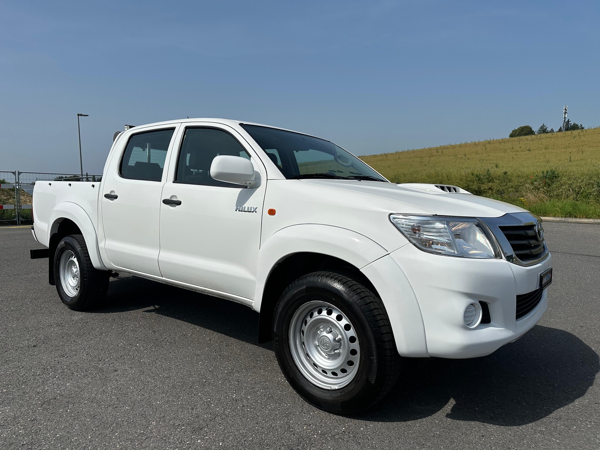 TOYOTA Hilux 2.5D 4WD Double Cab Luna