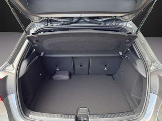 MERCEDES-BENZ A 200 7G-DCT-image-7
