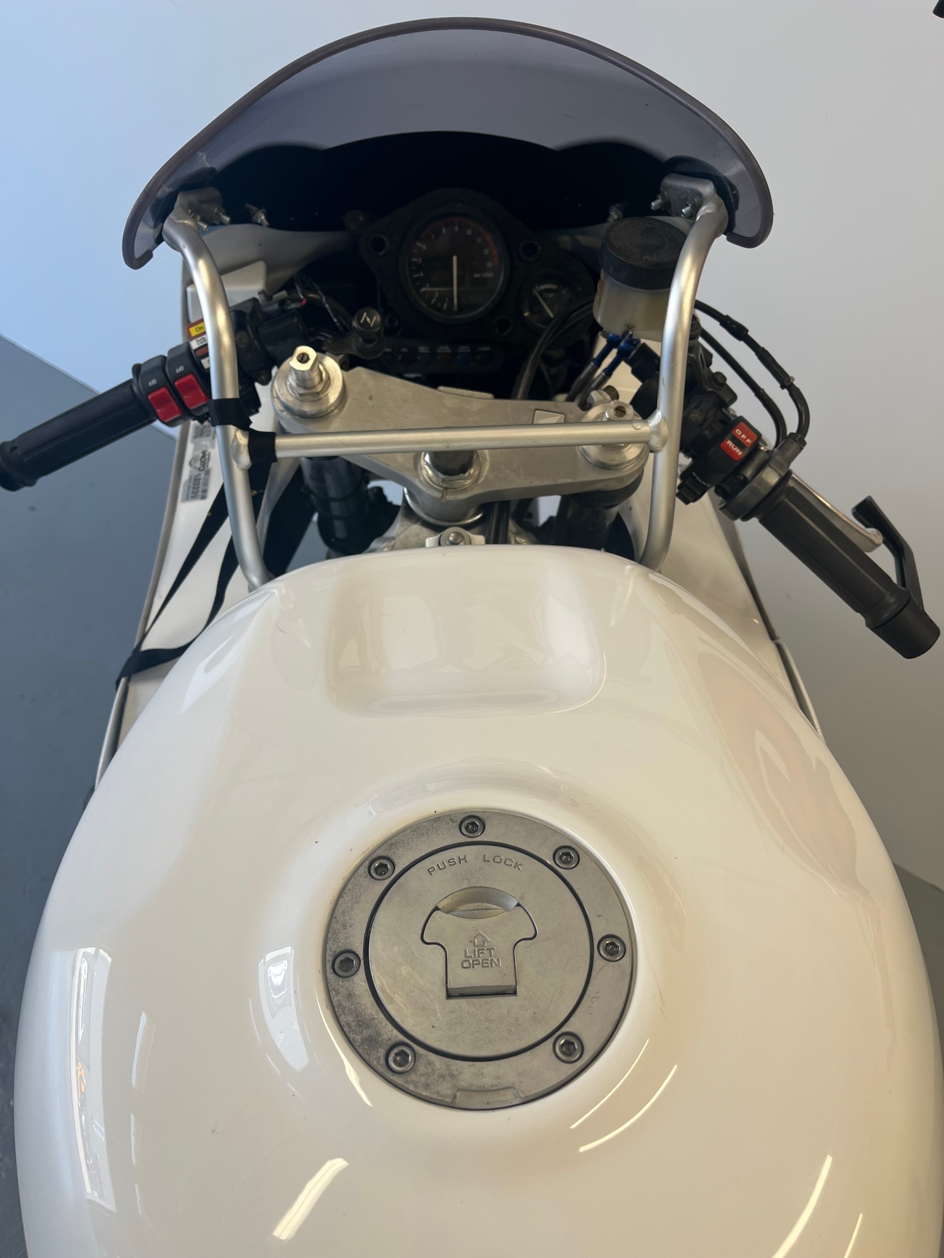 HONDA CBR 900 RR N/P Fireblade-image-4