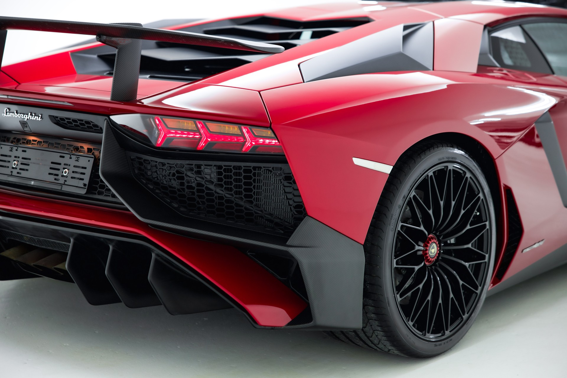 LAMBORGHINI Aventador LP 750-4 Superveloce Coupé-image-18