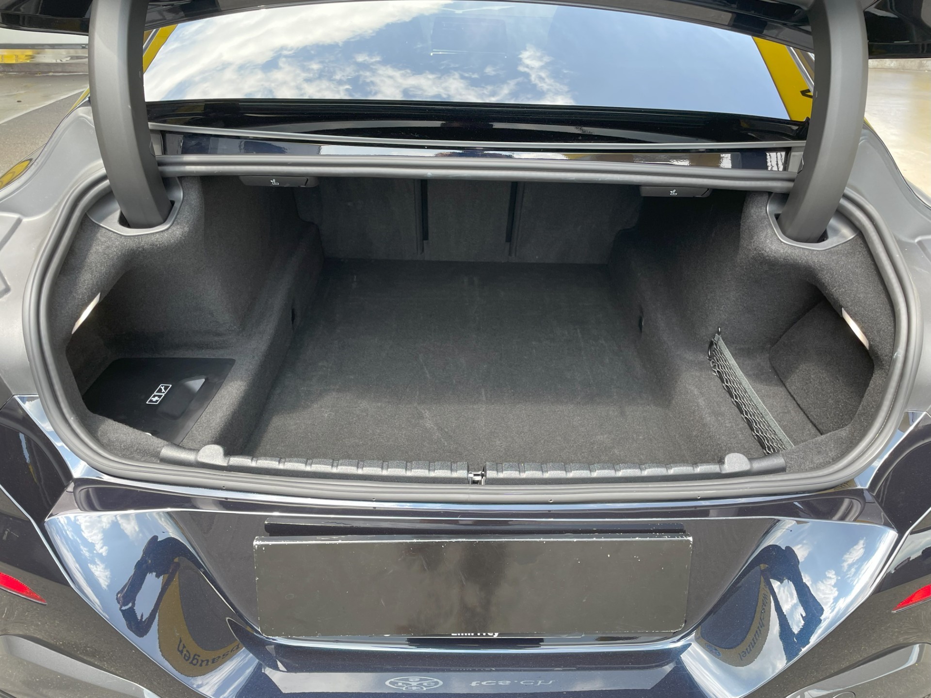BMW M850i xDrive Steptronic-image-10