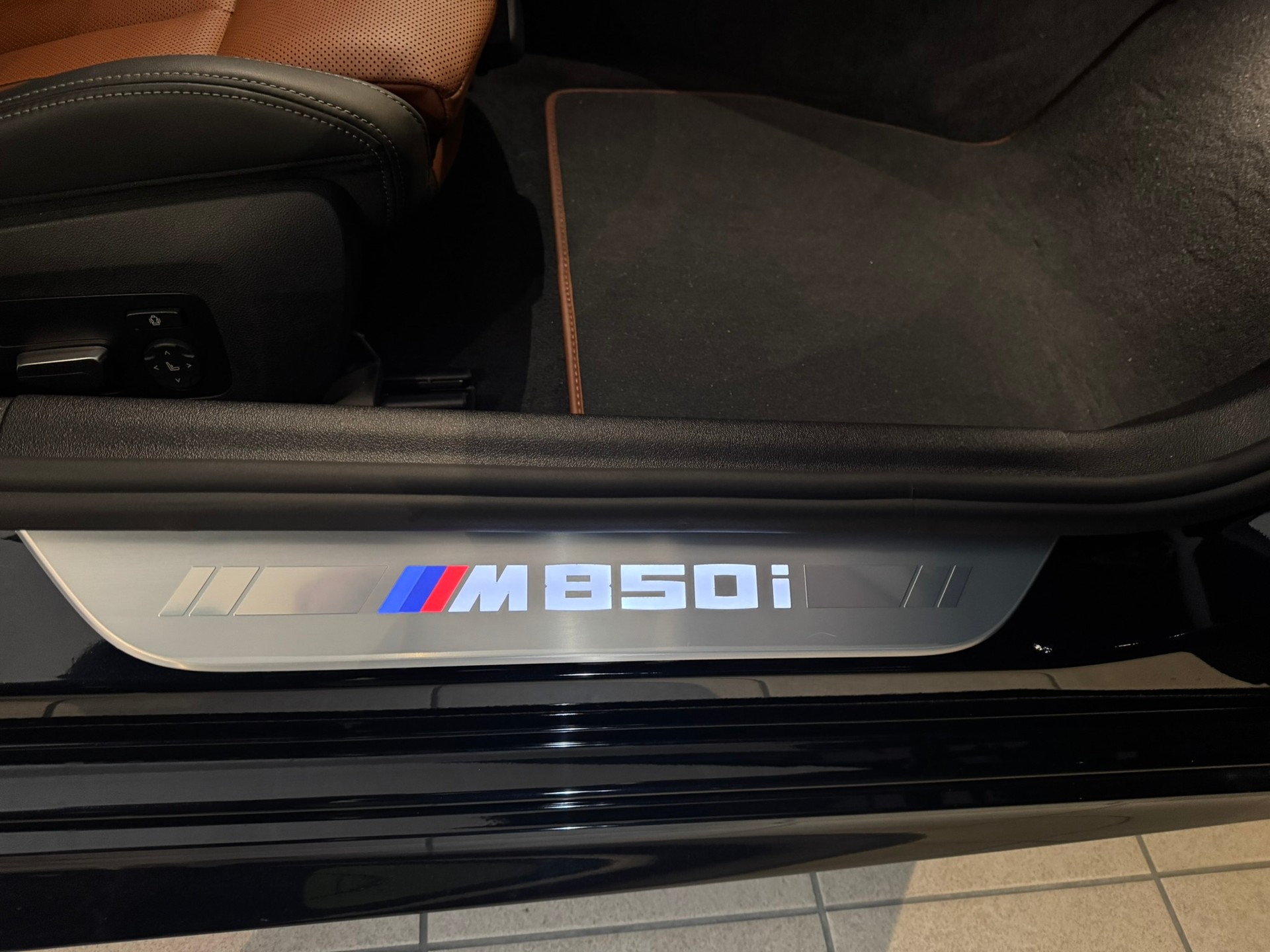BMW M850i xDrive Steptronic-image-6