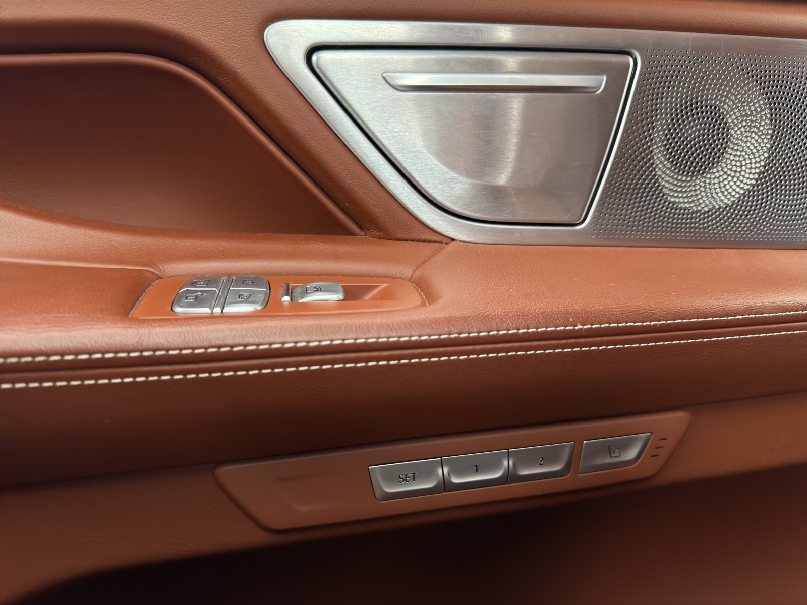 BMW M760Li xDrive Steptronic-image-19