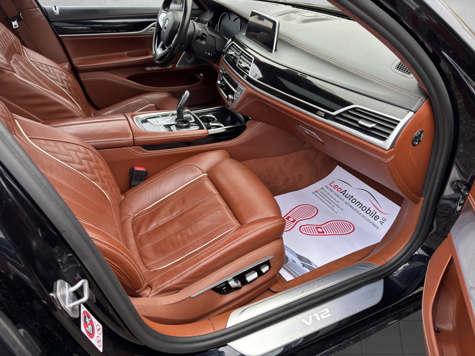BMW M760Li xDrive Steptronic-image-13