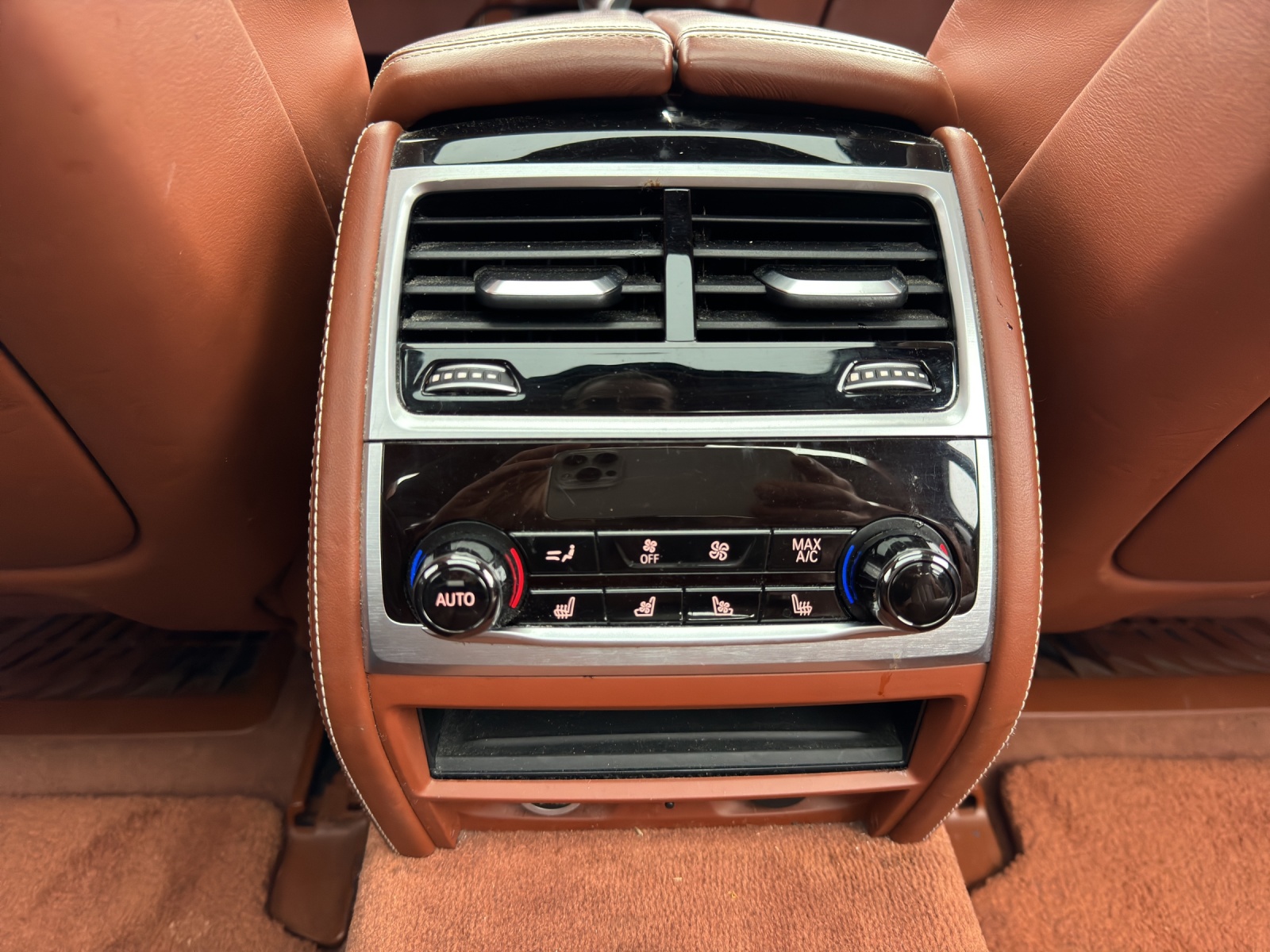BMW M760Li xDrive Steptronic-image-18