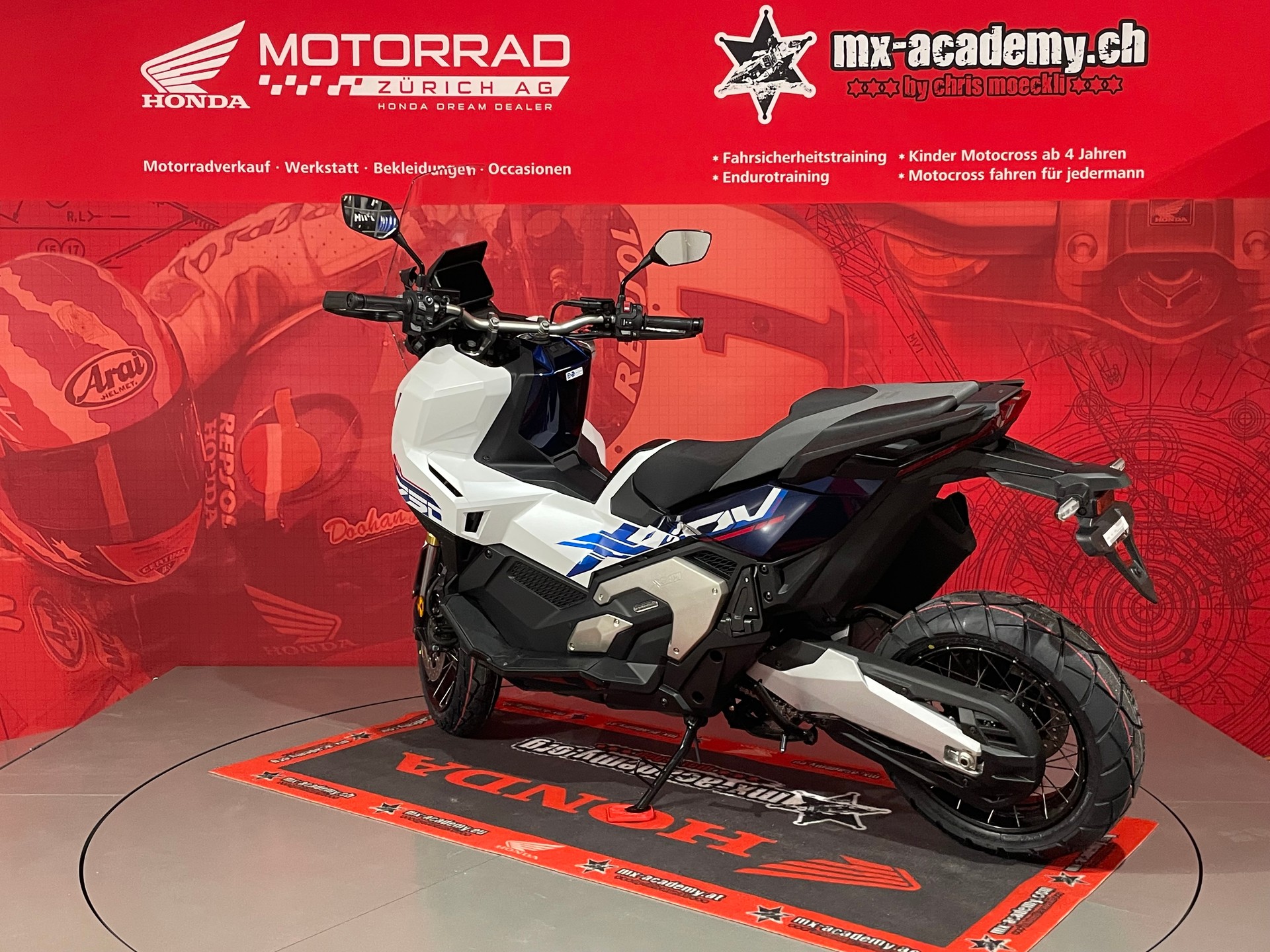 HONDA *X-ADV 750**Modell 2026**Special Edition**Matte Pearl White*-image-6