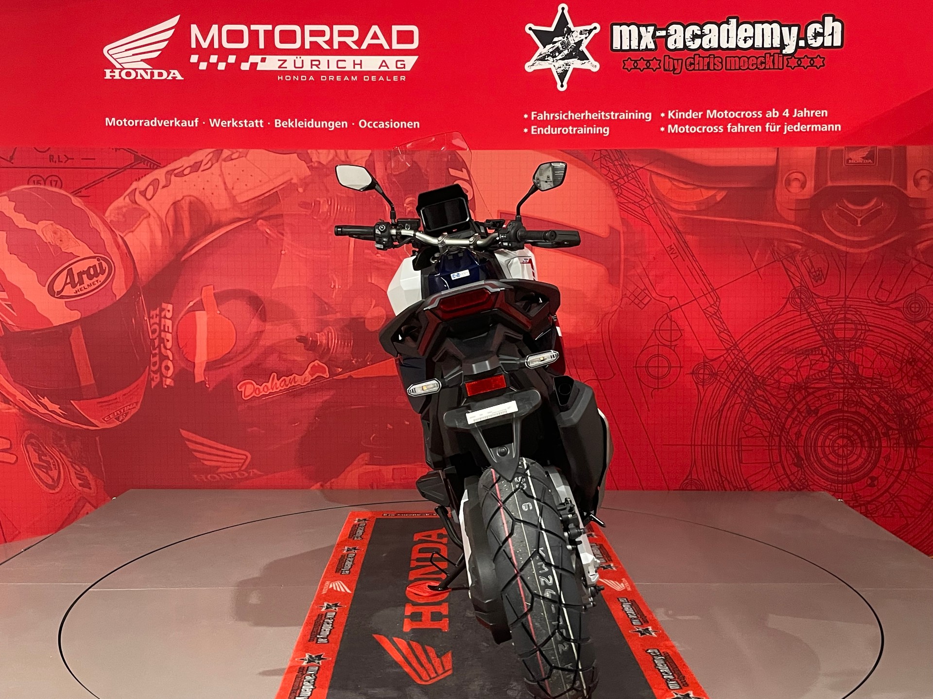 HONDA *X-ADV 750**Modell 2026**Special Edition**Matte Pearl White*-image-7