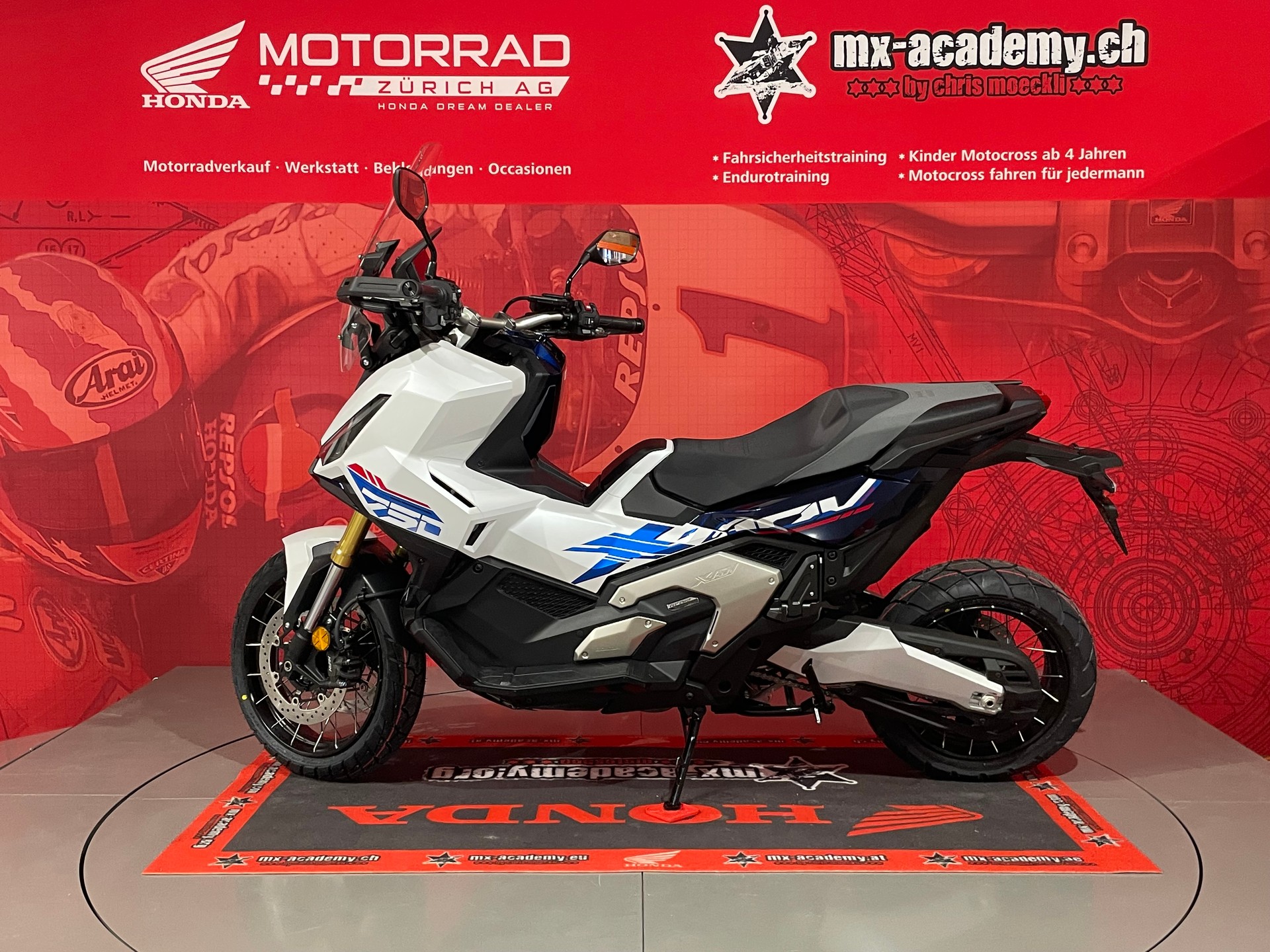 HONDA *X-ADV 750**Modell 2026**Special Edition**Matte Pearl White*-image-5