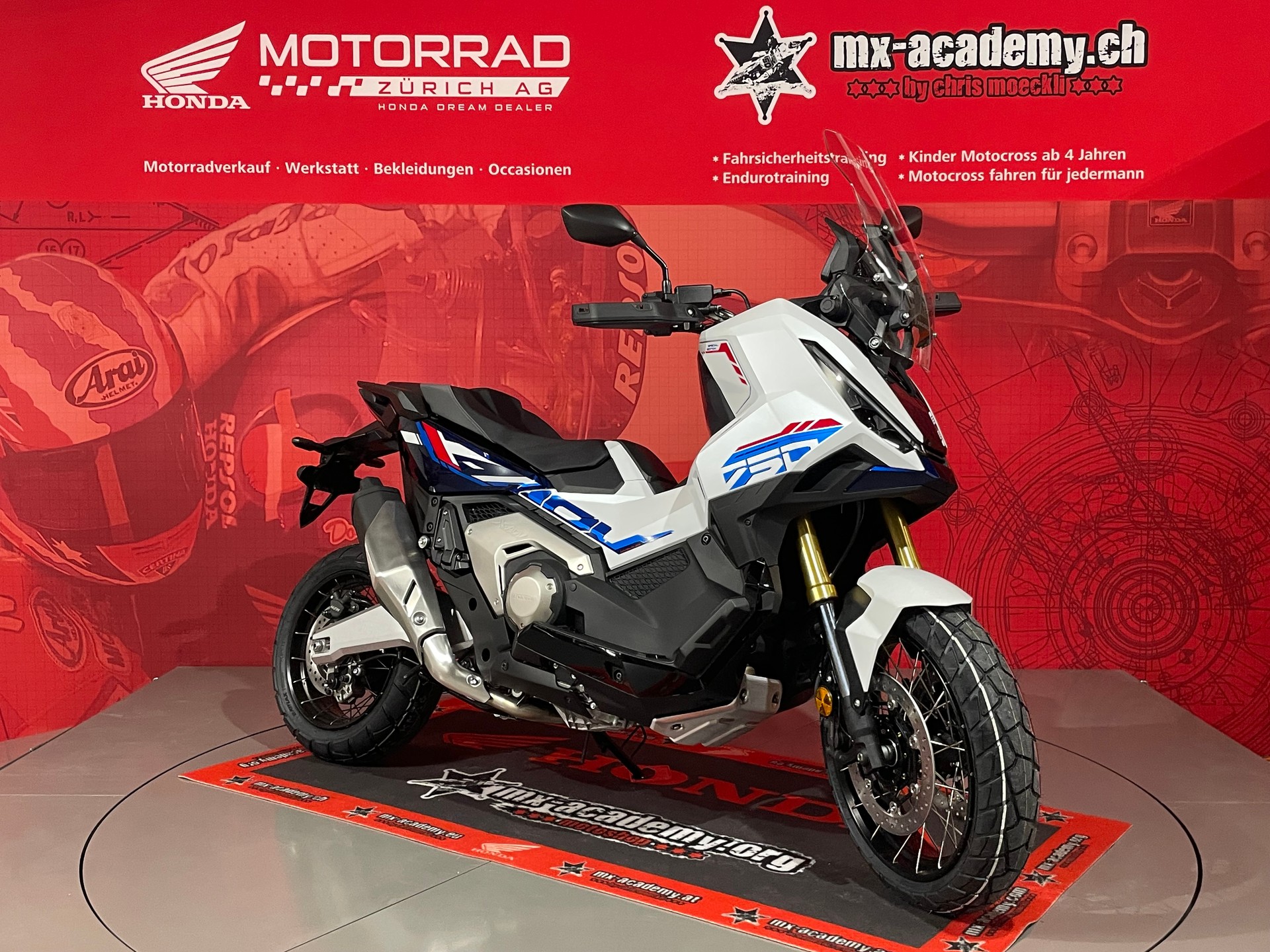 HONDA *X-ADV 750**Modell 2026**Special Edition**Matte Pearl White*-image-2