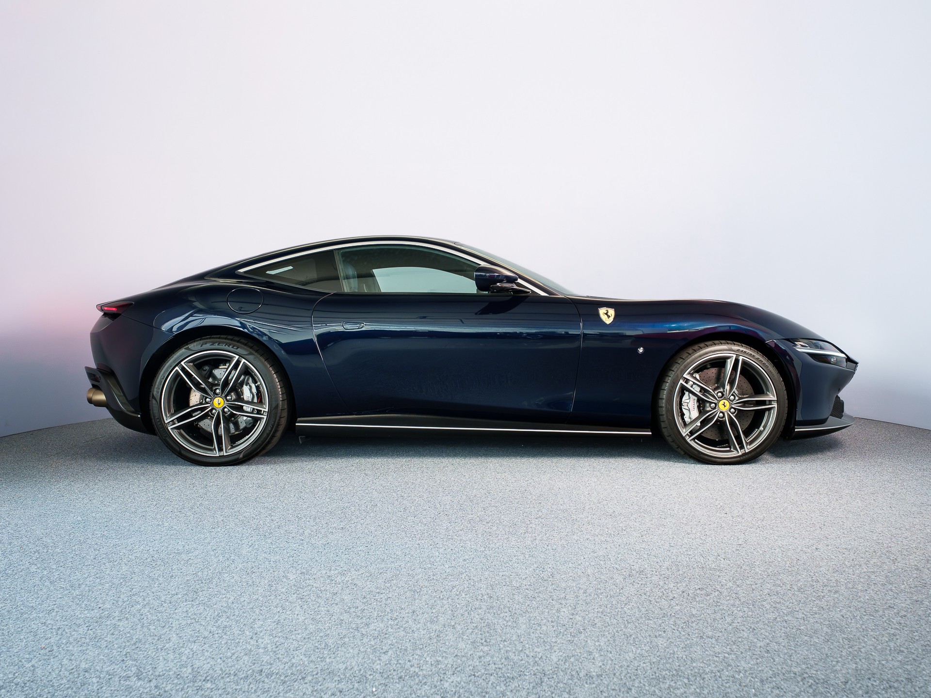 FERRARI Roma 3.9 V8 T "Tailor Made"-image-7