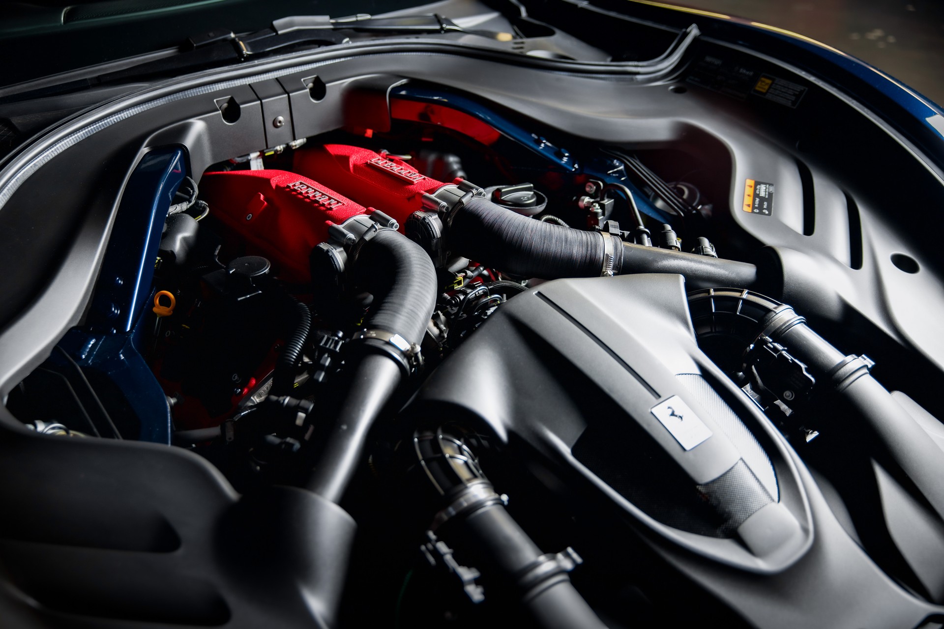 FERRARI Roma 3.9 V8 T "Tailor Made"-image-26