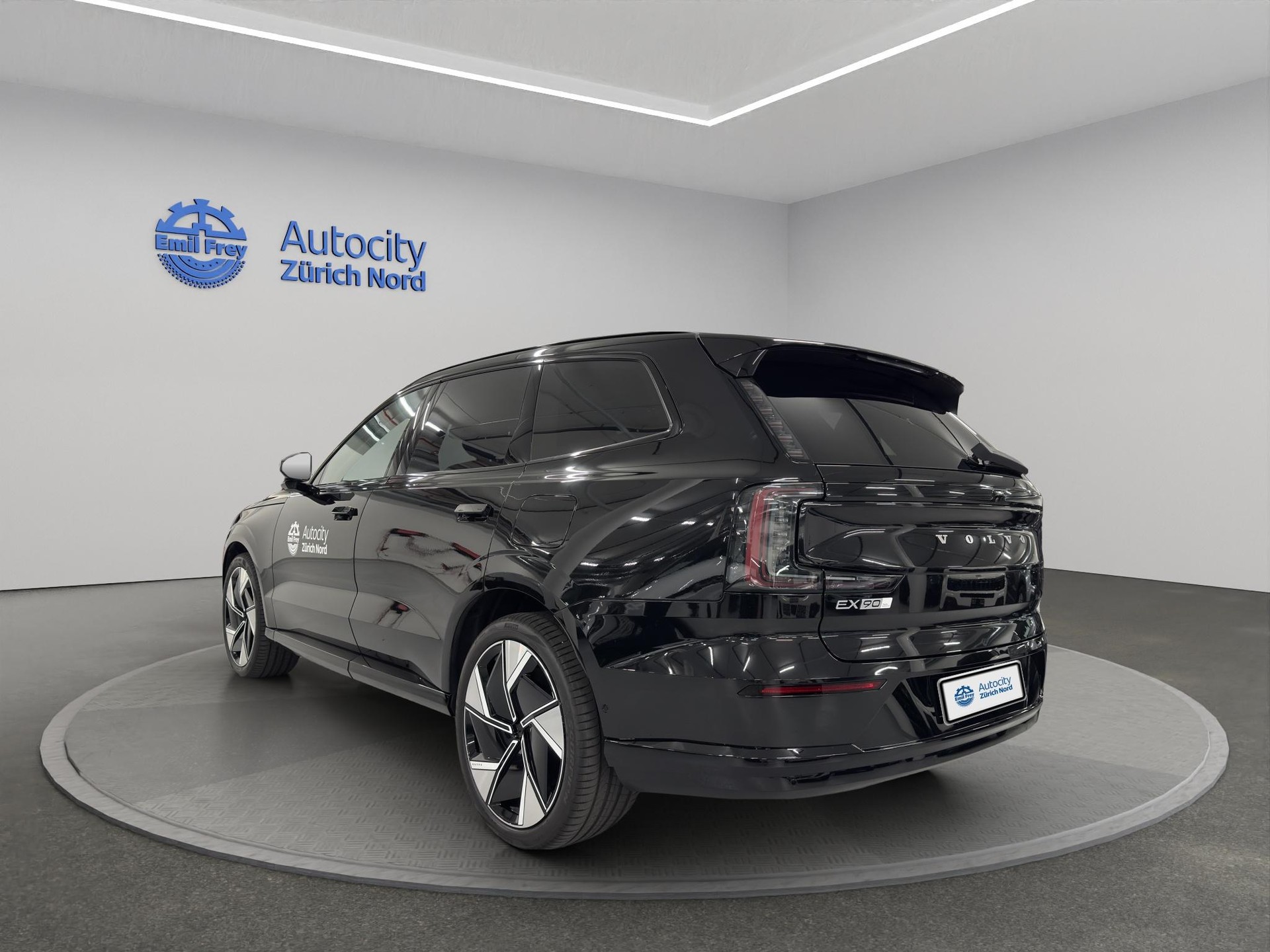 VOLVO EX90 Twin Performance Ultra AWD-showroom-element-2