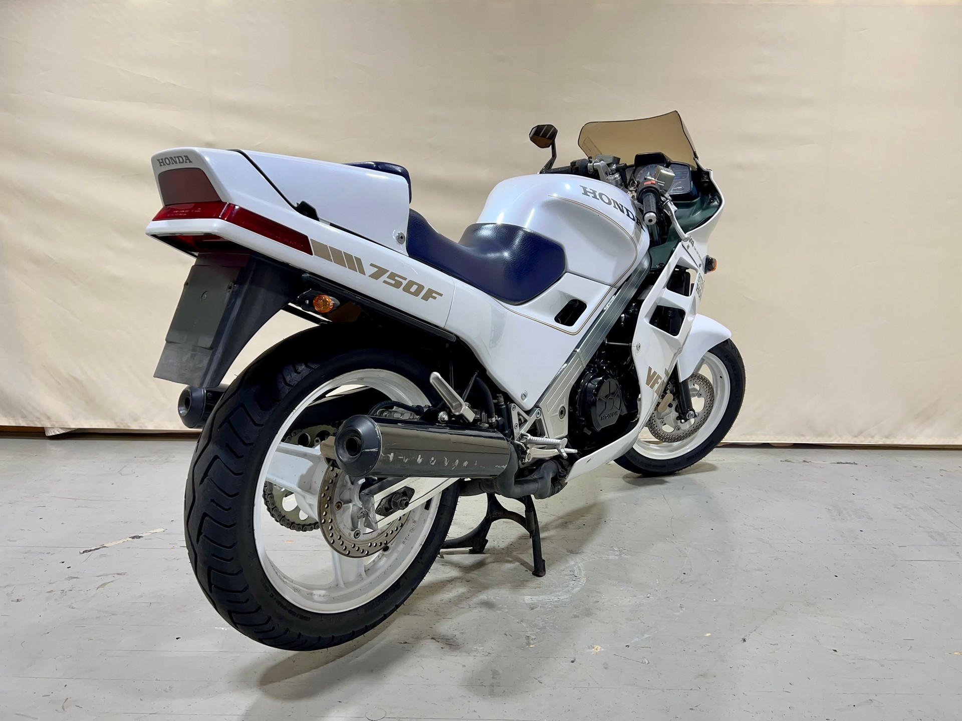 HONDA VFR 750 F G/H-image-10