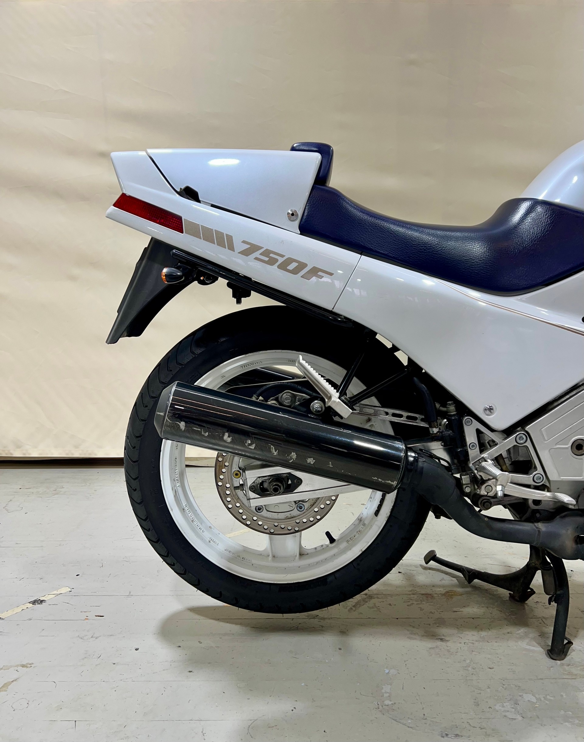 HONDA VFR 750 F G/H-image-3