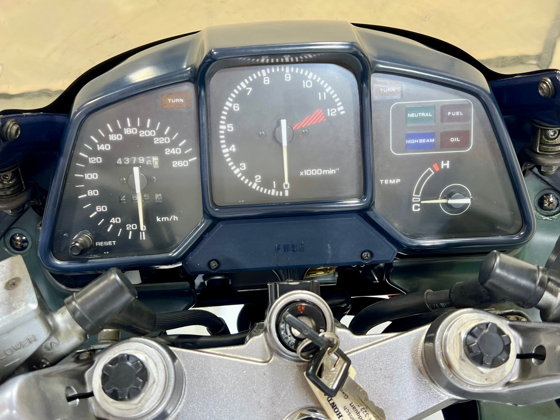HONDA VFR 750 F G/H-image-12