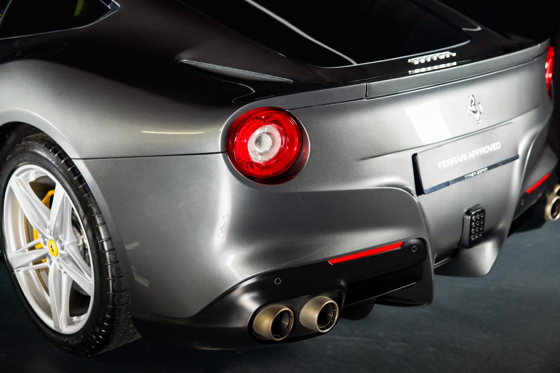 FERRARI F12 Berlinetta-image-10