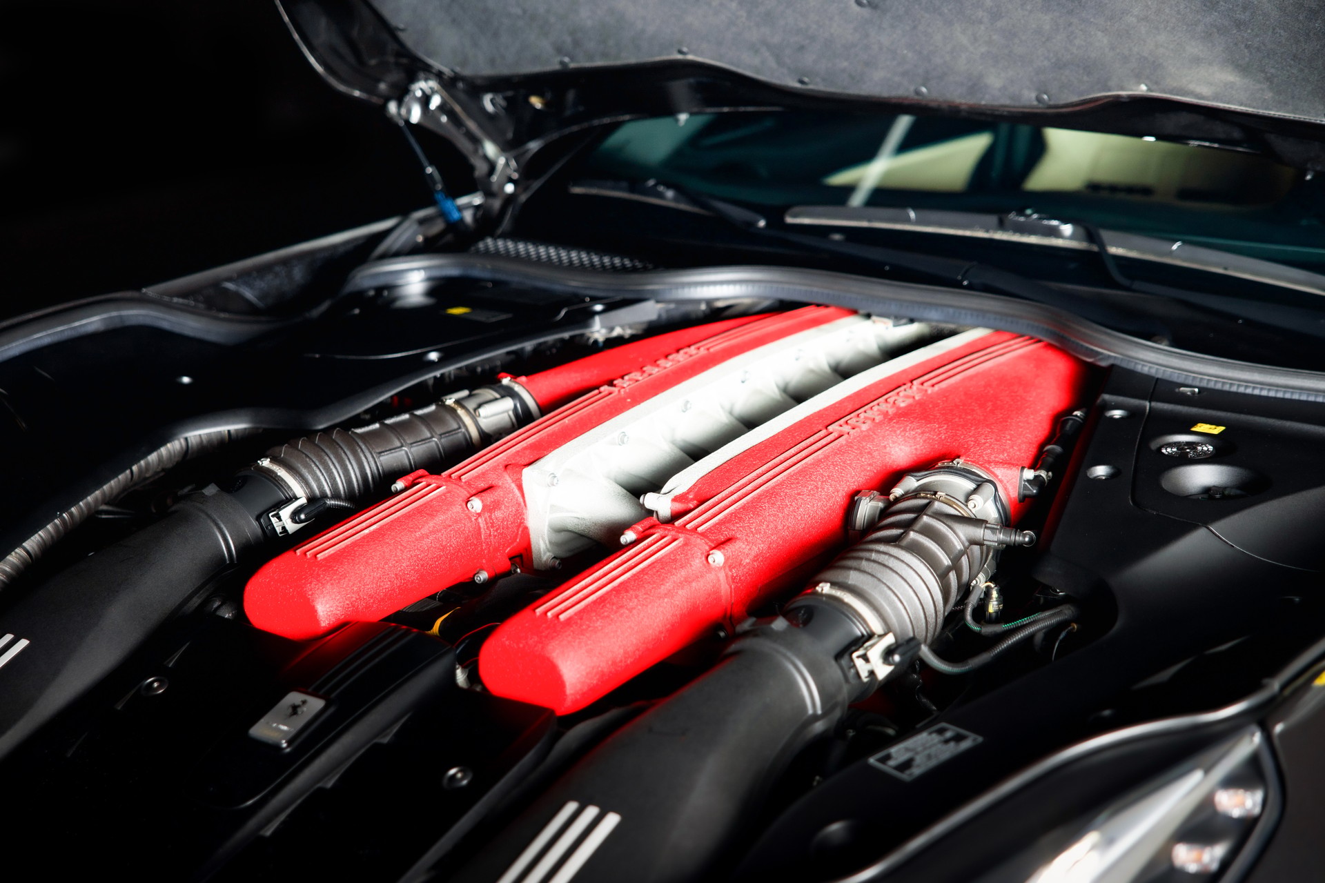 FERRARI F12 Berlinetta-image-19