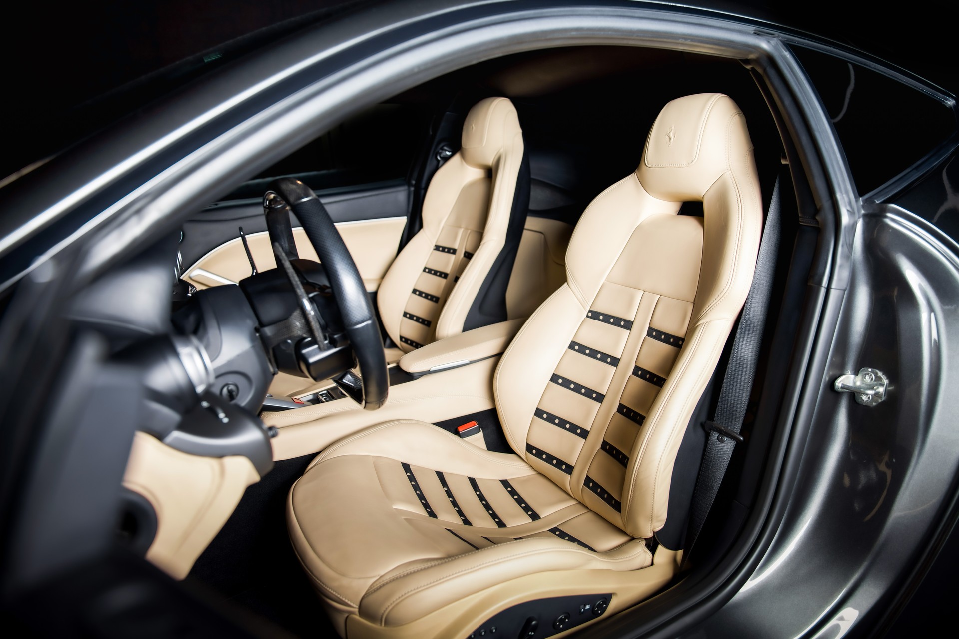 FERRARI F12 Berlinetta-image-15