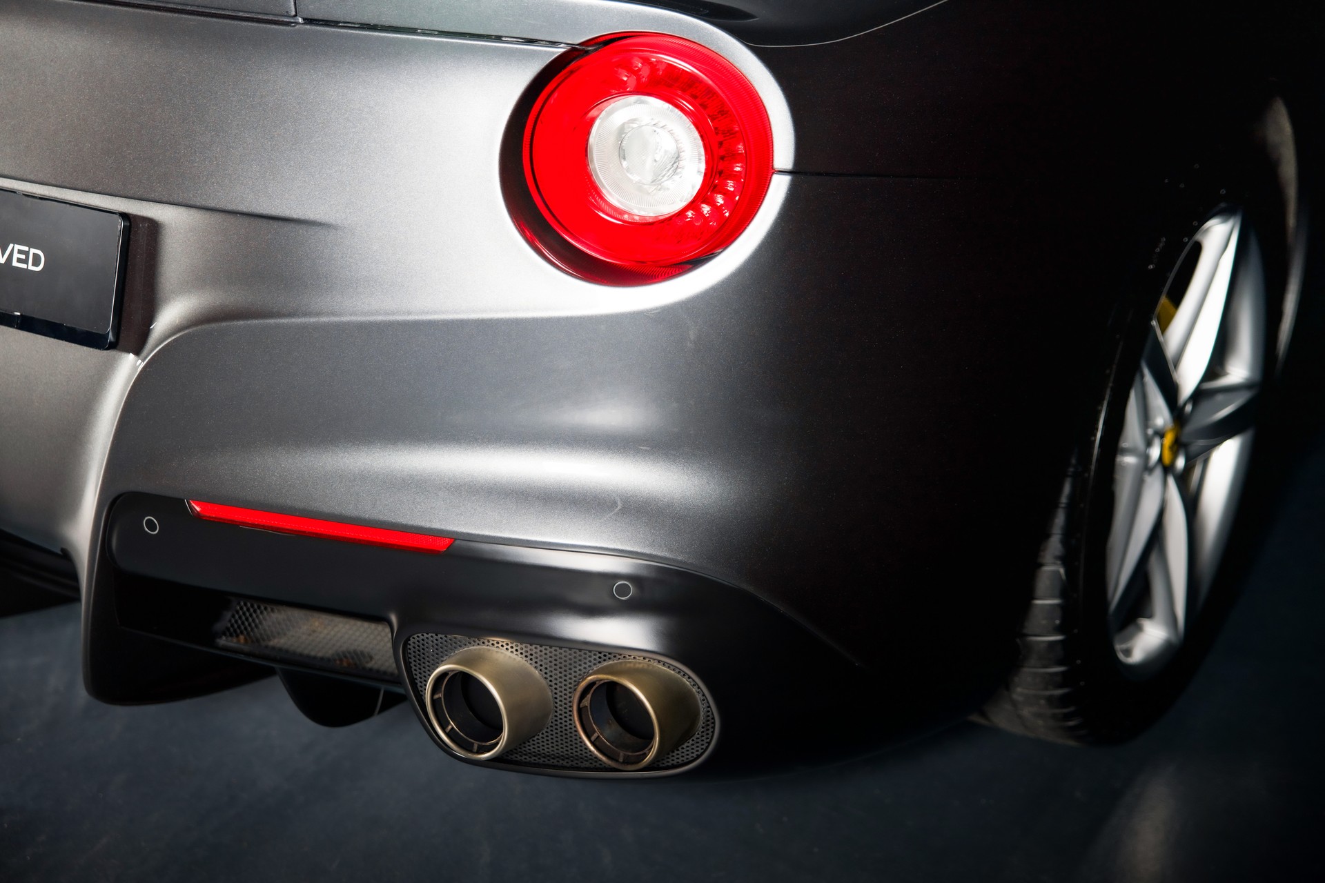 FERRARI F12 Berlinetta-image-11