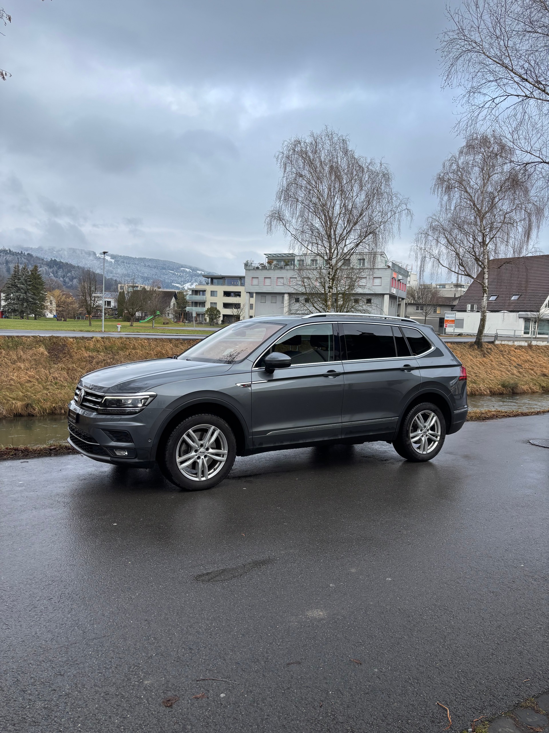 VW Tiguan Allspace 2.0TSI Highline 4Motion DSG-image-3