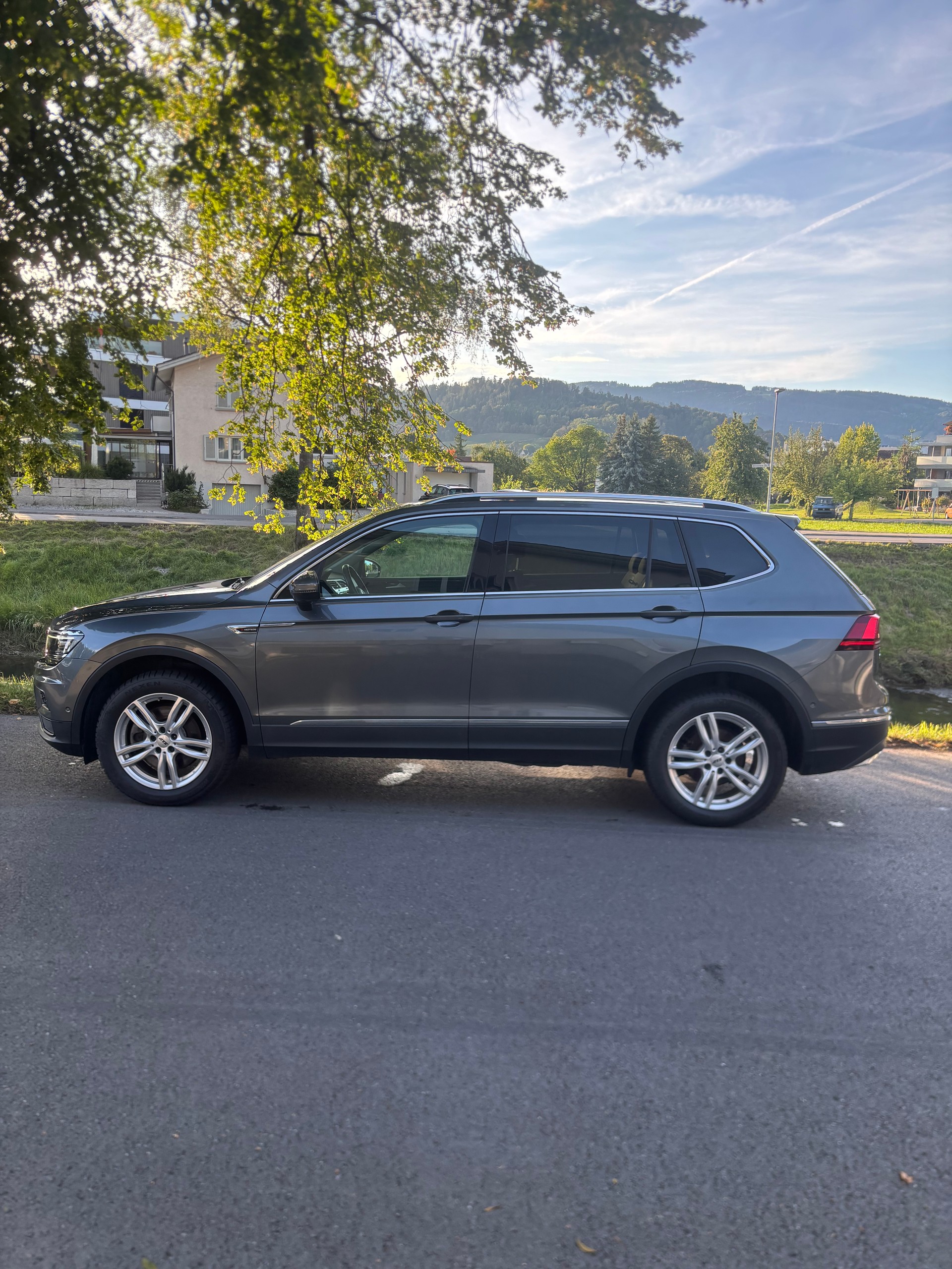 VW Tiguan Allspace 2.0TSI Highline 4Motion DSG-image-3