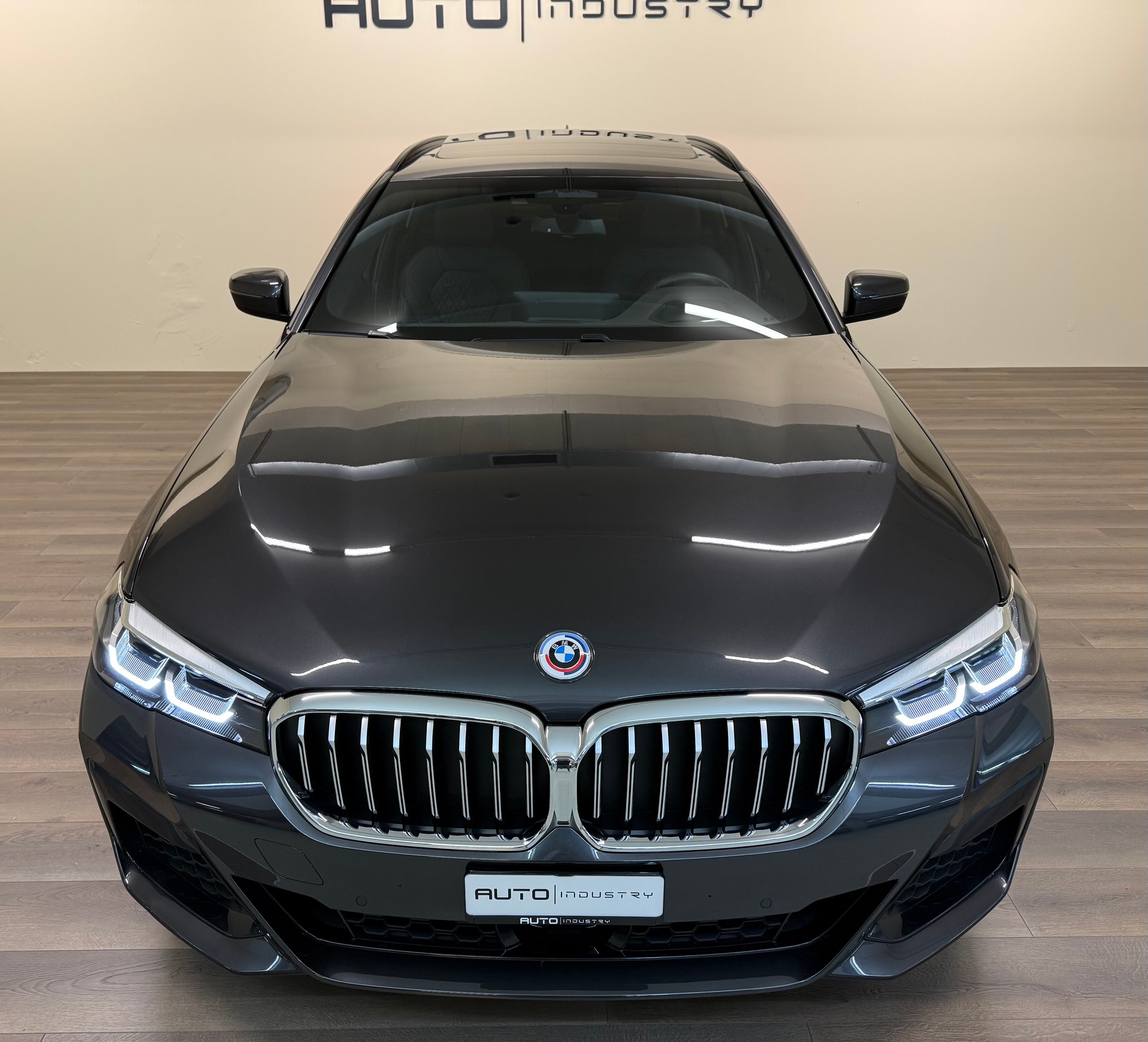 BMW 530i xDrive 48V Touring M Sport Pro Steptronic-image-7